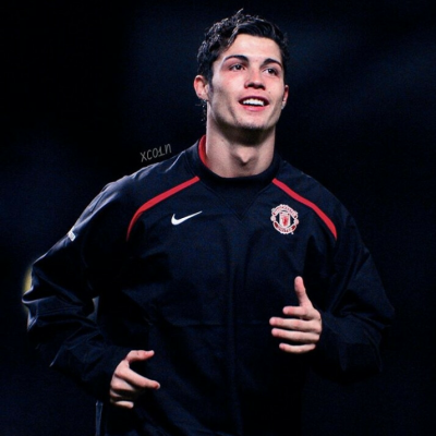 皇马后防问题严重，阿诺德伤缺，球员轮换困难，姆巴佩虽强但后防乏力，形势严峻。