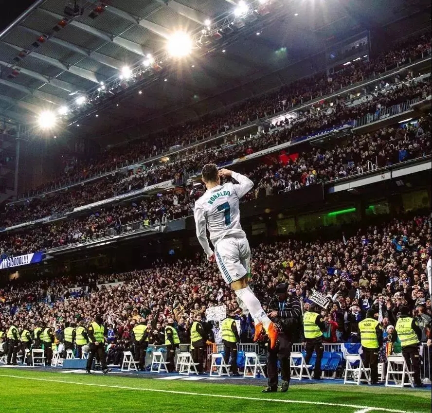 足球报：山东泰山2007年龄段大部分球员有望前往“苏超”踢球（足球报：山东泰山07梯队多名球员有望赴苏超效力）